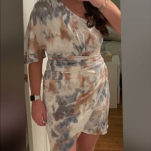 Vestique one shoulder dress